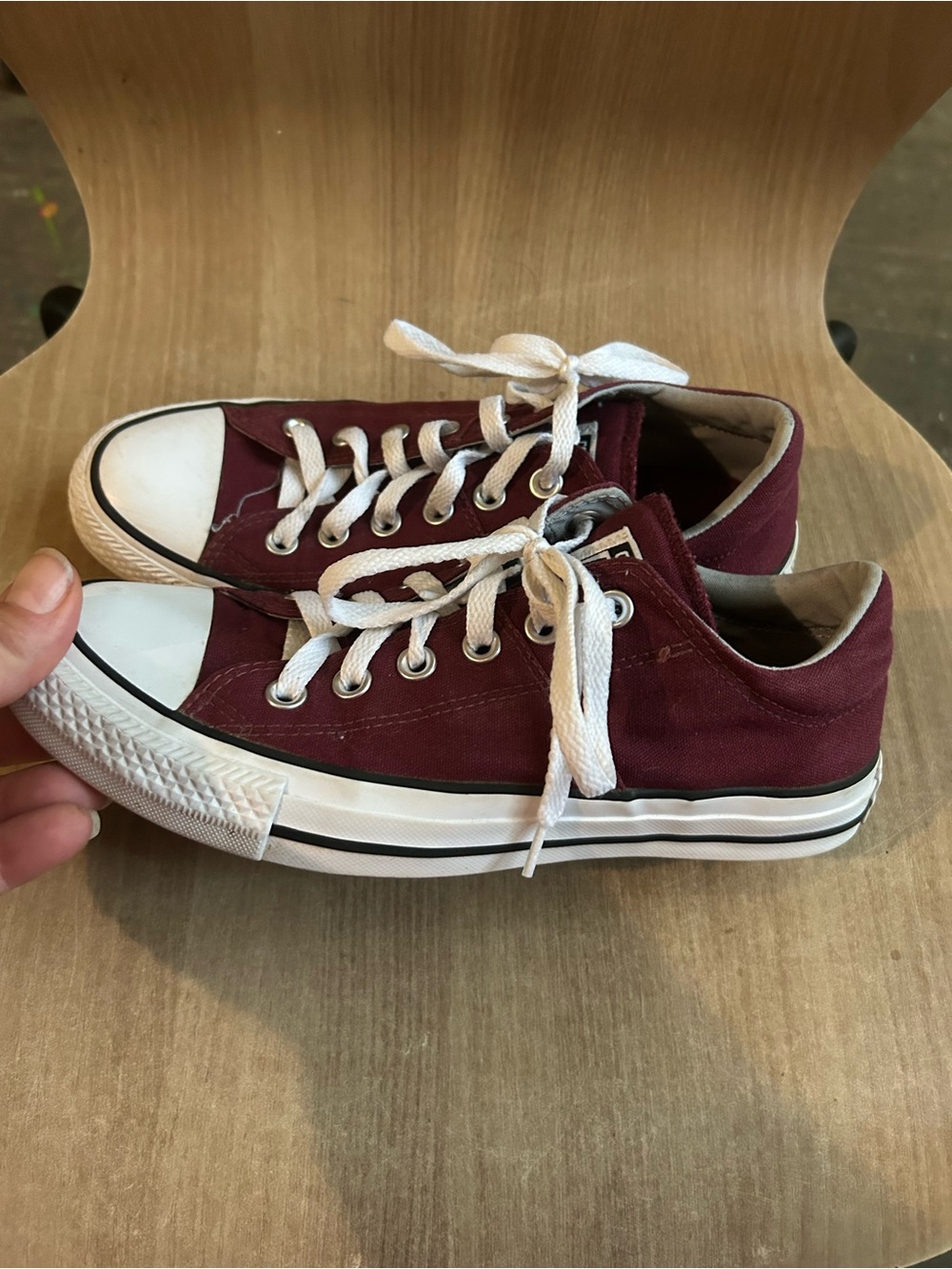 Converse Classic Low-Top Canvas Sneakers - Burgundy